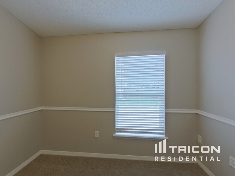 Building Photo - 1656 Dartmouth Dr