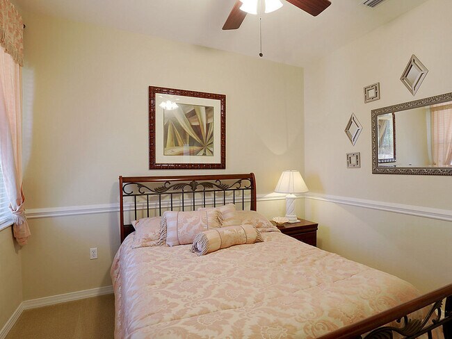 Building Photo - Moody River~  Furnished Coach Home