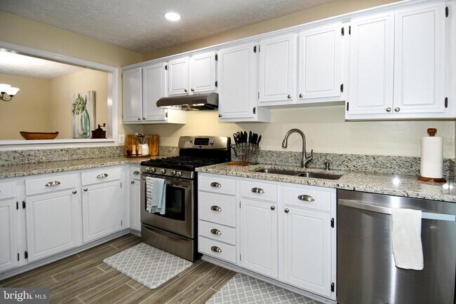 Building Photo - 11944 Cardamom Dr
