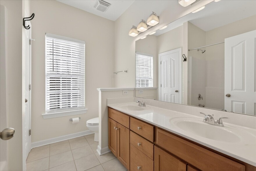 Building Photo - 15208 Loire Valley St