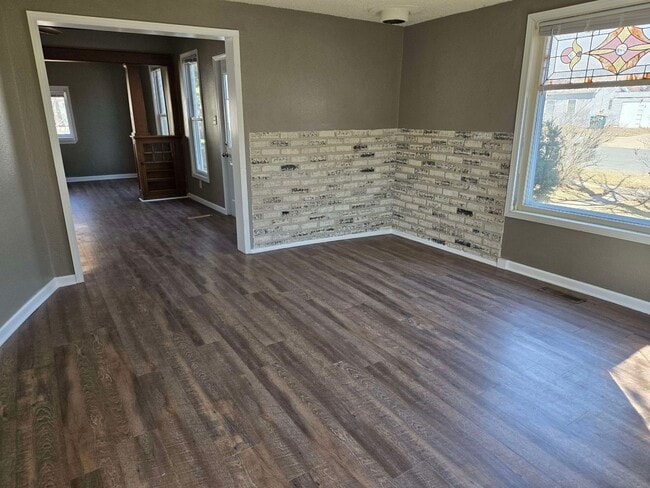 Building Photo - 1211 Garfield Ave