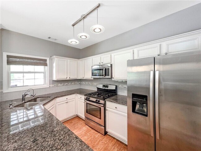 Building Photo - 401 Kensington Parc Dr