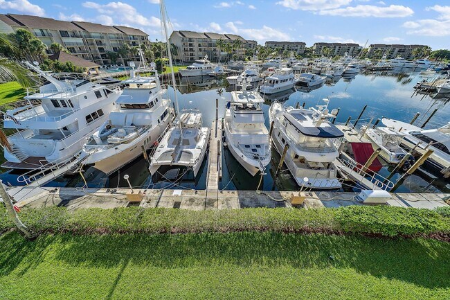 Building Photo - 2601 Marina Isle Way