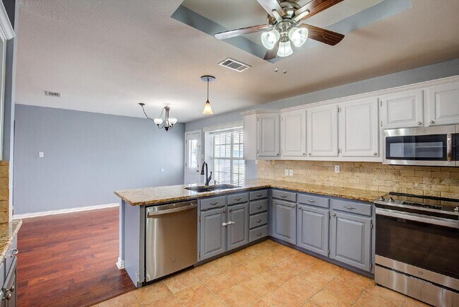 Building Photo - Updated 3 Bedroom Home with a Barn on 2.5 Acres!