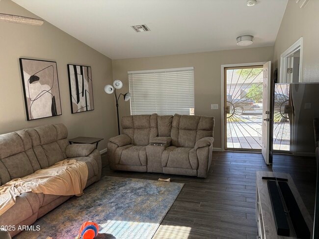 Building Photo - 17901 N 111th Dr