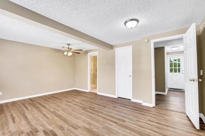 Building Photo - 6969 Delisle Dr