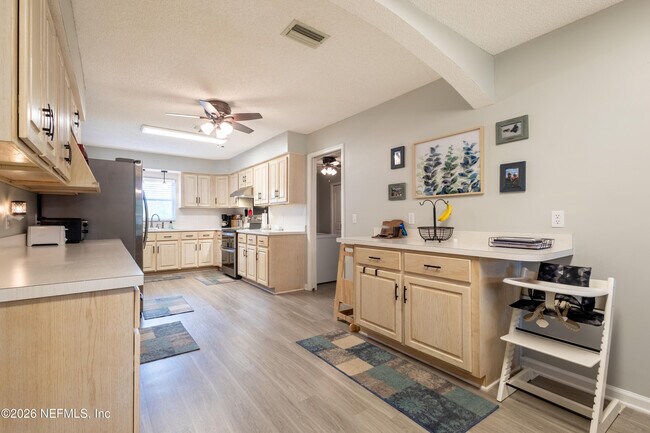 Building Photo - 4610 Saddlehorn Trail