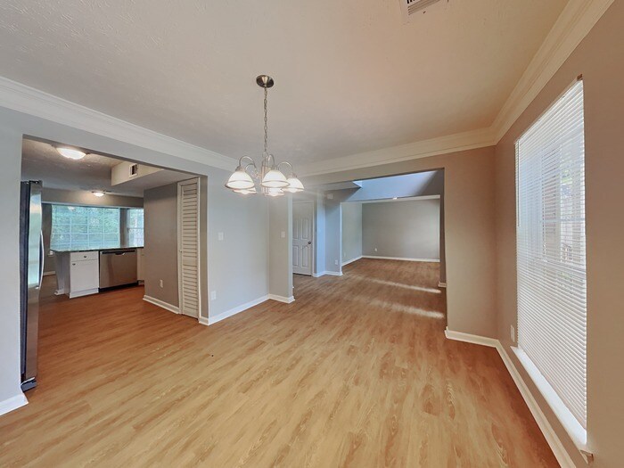 Building Photo - 942 Shadow Ridge Trail