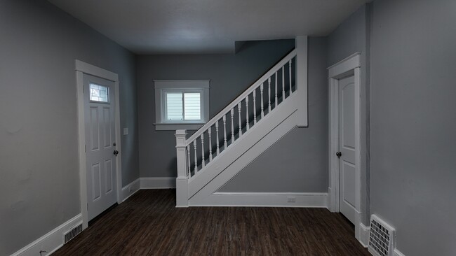 Building Photo - 110 Myers Ave