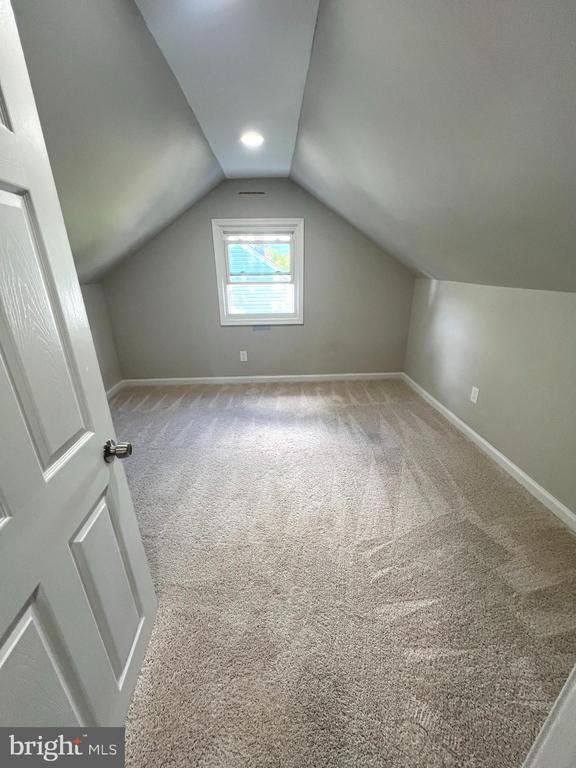 Building Photo - 548 S Marlyn Ave