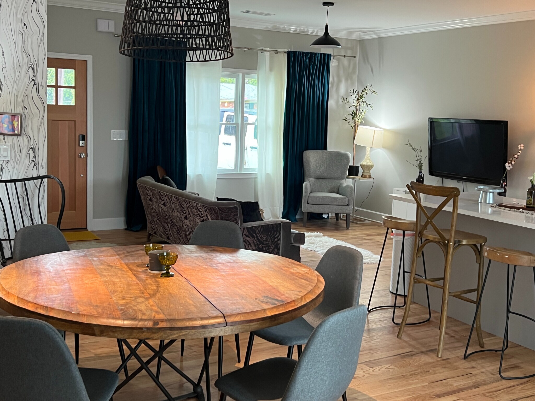 Building Photo - Room in House on Holland Ct