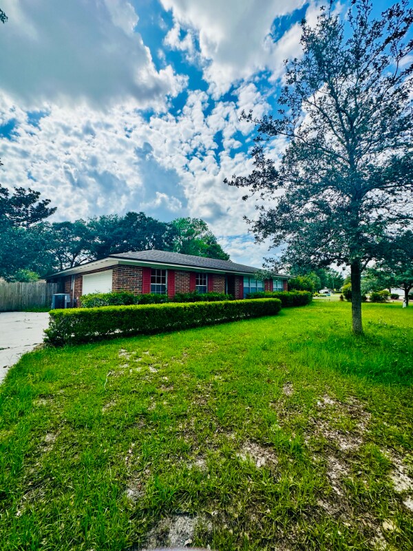 Building Photo - 261 Dillon Dr