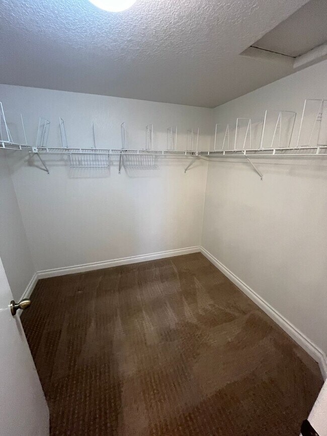 Building Photo - Its has that WOW Factor! Great Location and Spacious 3 Bedroom Available Early May!