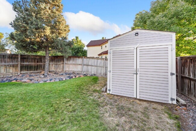 Building Photo - "Charming 3-Bedroom Home with 2.5 Baths in...