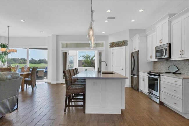 Building Photo - 7317 Regina Royale Blvd