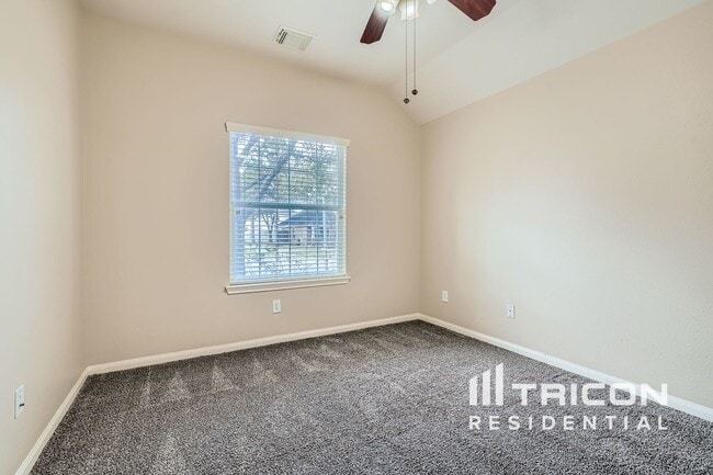 Building Photo - 11007 Overland Trail Dr