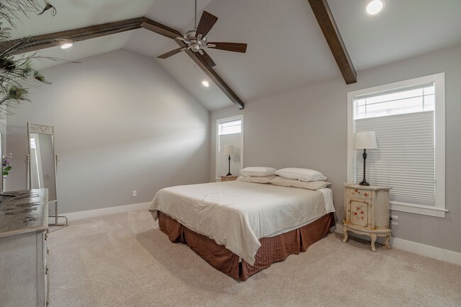 Building Photo - Immaculate 4 Bedroom Home with in Riverwal...