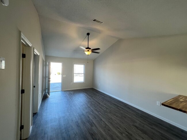 Building Photo - 185 Lanier Dr