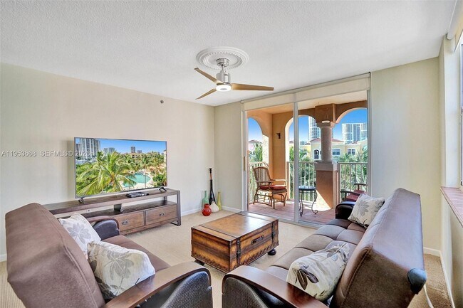 Building Photo - 19877 E Country Club Dr