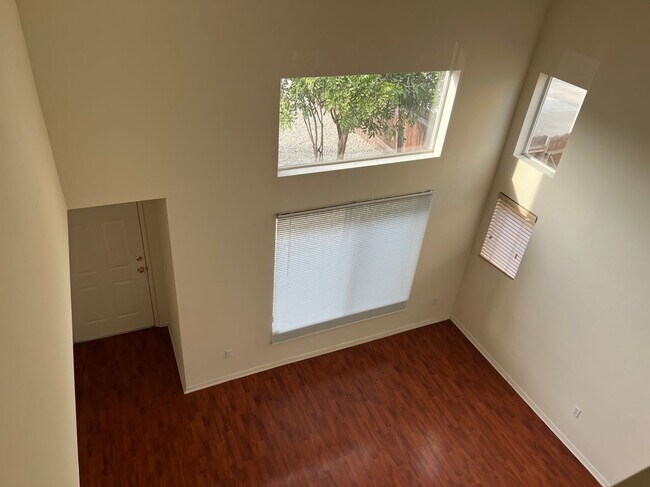 Building Photo - 12038 Ratner St