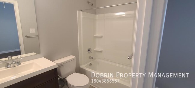 Building Photo - 1512 W Leigh St