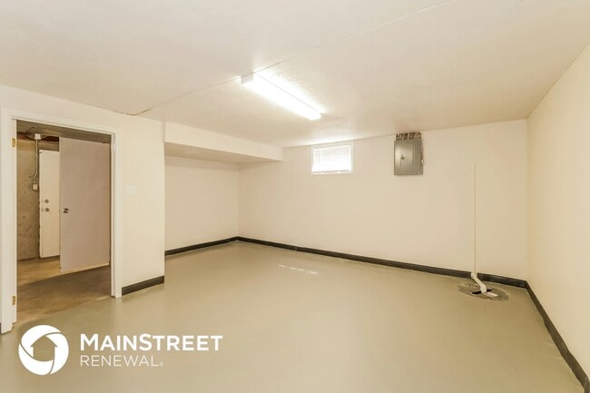 Building Photo - 3017 Iva Dr