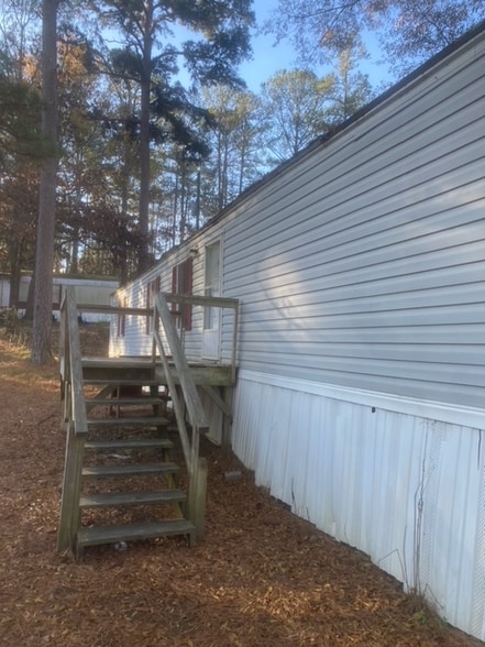 Building Photo - 700 Beck Rd