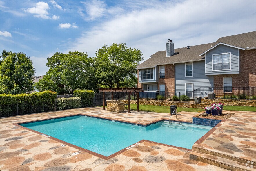 Pool 2 - Woodbridge Apartments