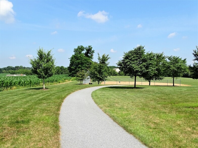 Building Photo - 345 Cedar Holw