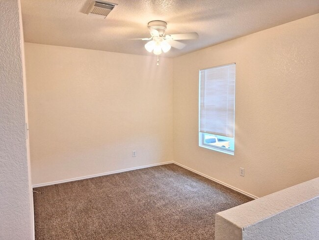 Building Photo - ~~$300 Off 3rd Months Rent~~Spacious 4 bed...