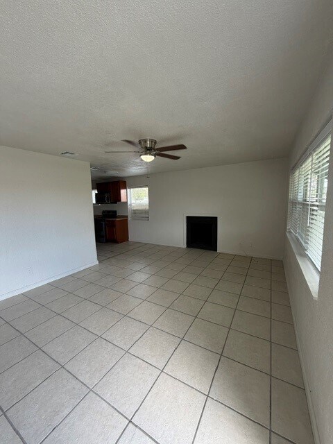 Building Photo - 2341 Wabasso Dr