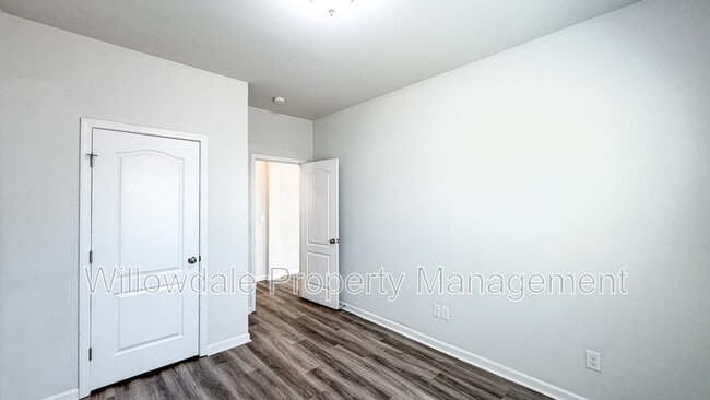 Building Photo - 993 Deaton Dr