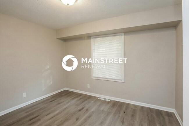 Building Photo - 3 Bedroom Pet-Friendly Home in Kansas City, MO with Main Street Renewal