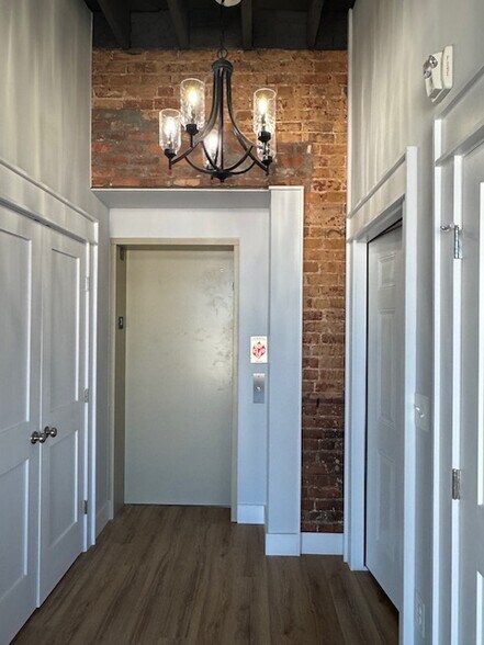 Private Elevator Access - 100 W Union St