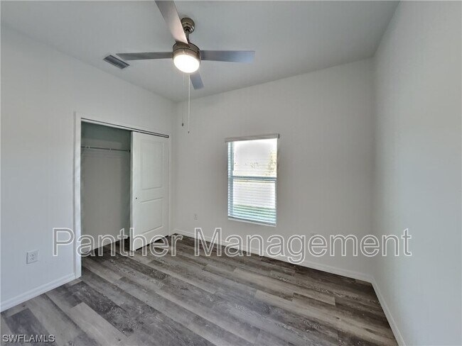 Building Photo - 2428 Ted Ave S