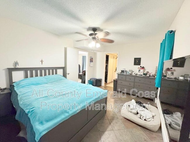 Building Photo - 105 Country Club Dr