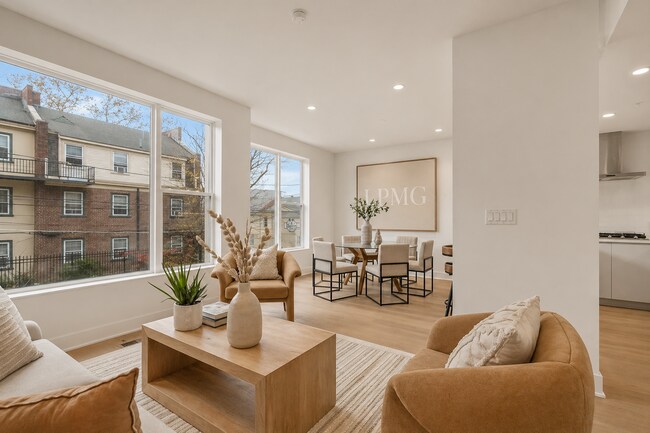 Building Photo - Garage parking, private outdoor space, and skyline views—this Northern Liberties home checks ever...