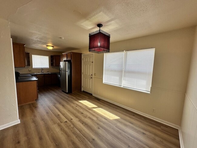 Building Photo - Versatile 3-bedroom, 1.5-bath Home Available in OKC!