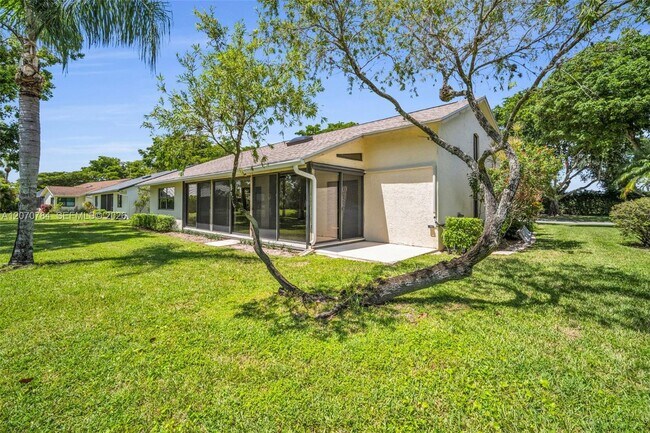 Building Photo - 16778 Willow Creek Dr
