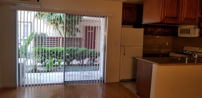 Building Photo - 18530 Hatteras St