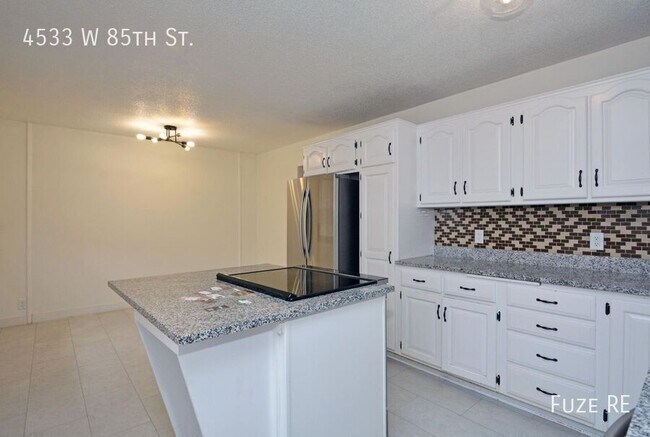 Building Photo - 4533 W 85th St