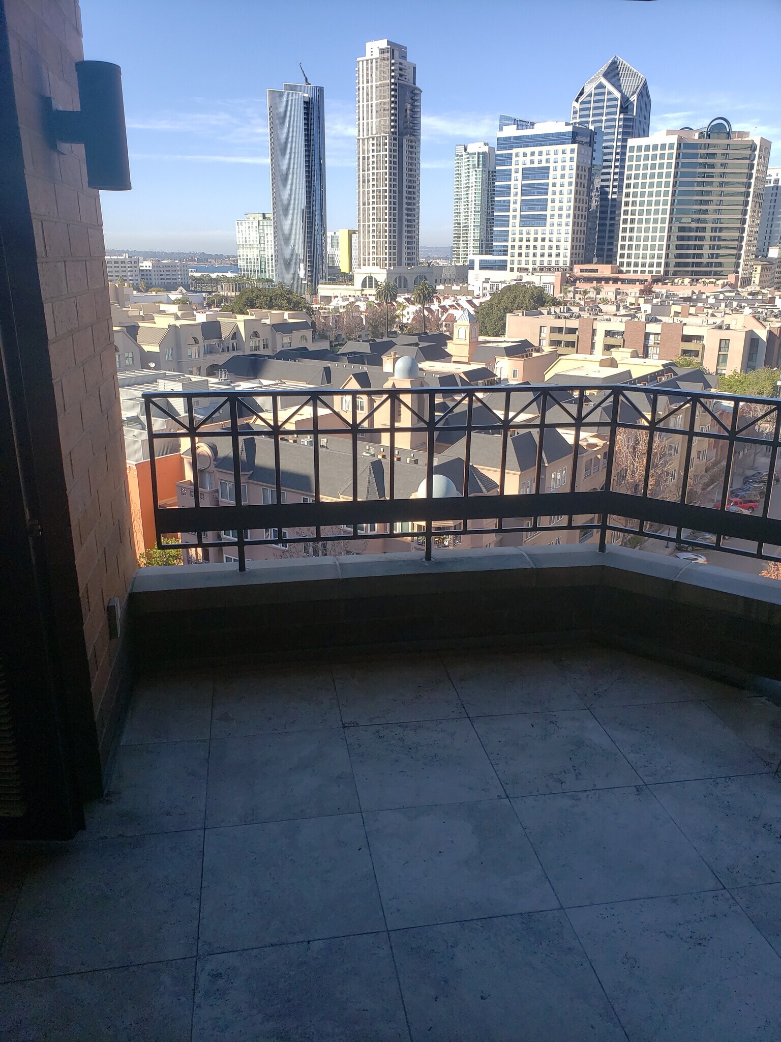 Patio - 500 W Harbor Dr