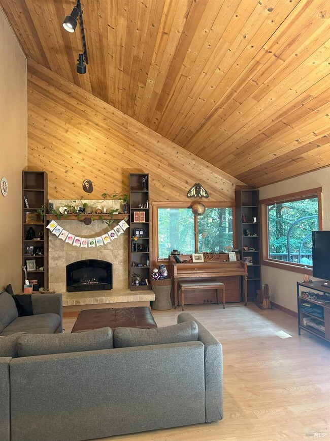 Building Photo - 35060 Woodside Ct