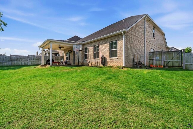 Building Photo - 614 Samantha Brooke Way