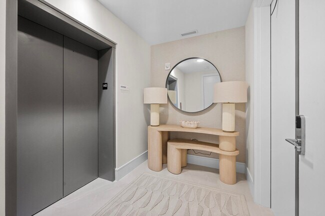 Building Photo - 220 Lake Shore Dr