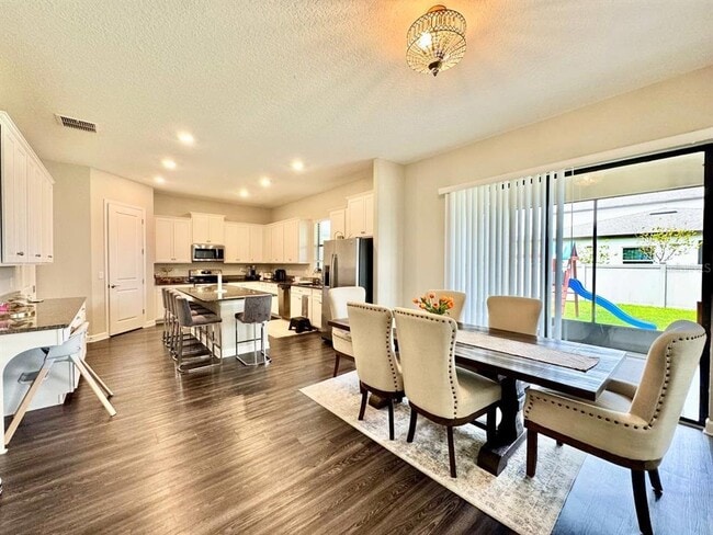 Building Photo - 2854 Hilliard Dr