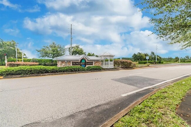 Building Photo - 15841 Pond Rush Ct