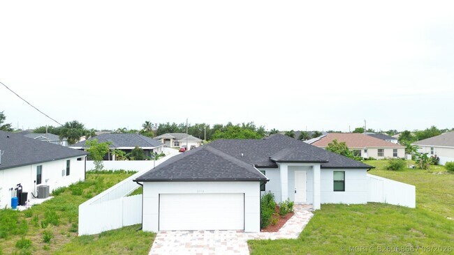 Building Photo - 2458 NW 9th Terrace