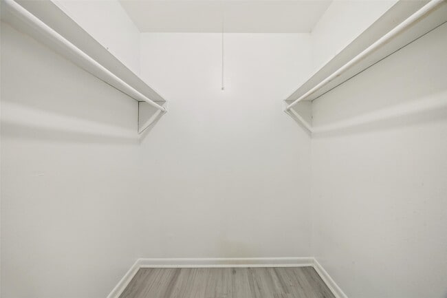 Building Photo - 910 7th Ave N