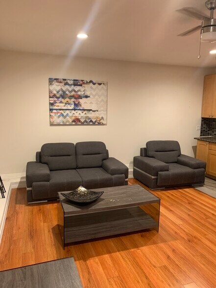 Building Photo - 766 N Alexandria Ave